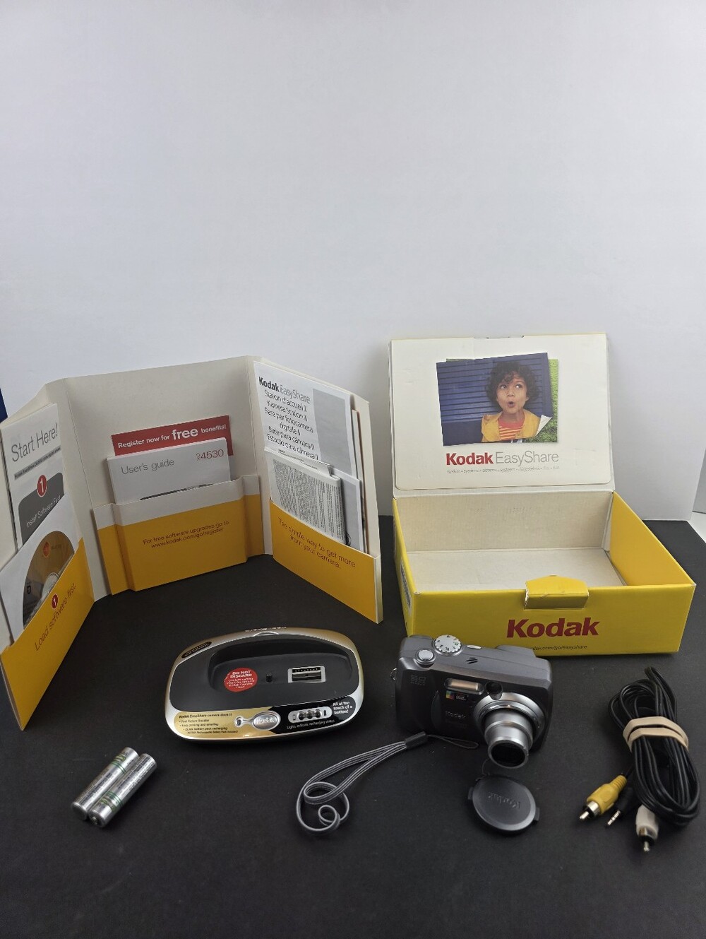 Kodak EasyShare DX4530 5MP Digital Camera Dock II Box Manuals As Is Untested